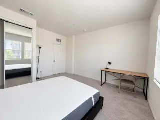 Habitación amueblada en alquiler – Riverside, CA