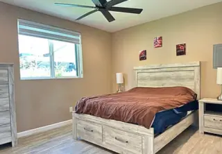 Welcome to this charming detached 1-bedroom