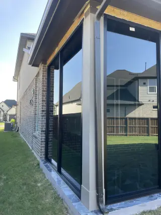 GM Showerdoor