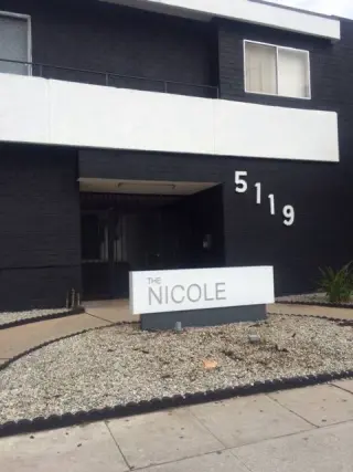 Renovated Studio w/ Modern Kitchen, Pool, Gym & Parking – East Hollywood