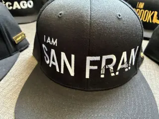 27 GORRAS SNAPBACK NUEVAS PERSONALIZADAS- LOTE COMPLETO