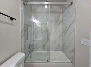 2  recámaras y 2 baños, con un diseño