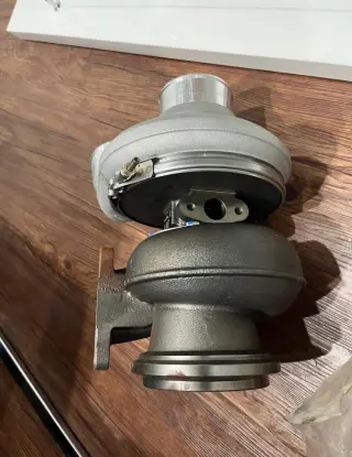 Camión Mack en Venta - Vehículo Pesado Confiable