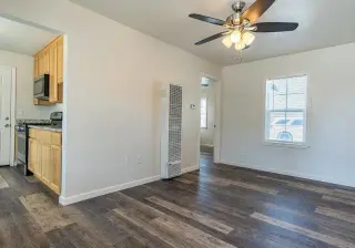 Amplia unidad de 1 habitación con sala y cocina espaciosas