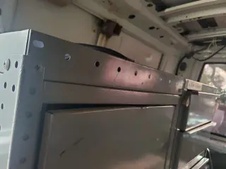 VENDE:   UNA 2005 CHEVY ASTRO VAN