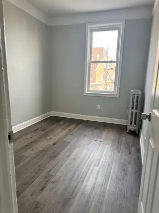 Apartamento 2 Dormitorios, Segundo piso Cerca Tren 7