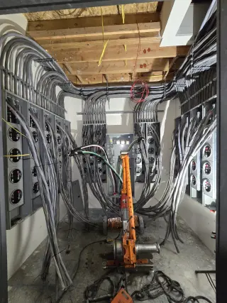 Ofrezco mis servicios de electricista