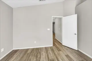 3 dormitorios, 2 baños, listo para habitar.