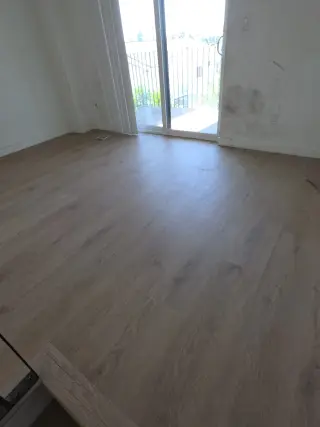 Instalación de piso y alfombra