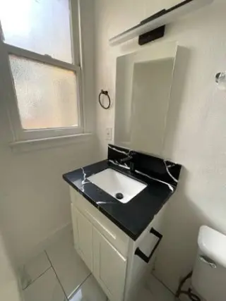 Spacious Apartment for Rent in Prime Koreatown/Mid-Wilshire