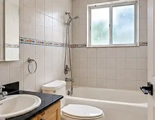 2 Bed / 1 Bath Single-Story House for Rent.