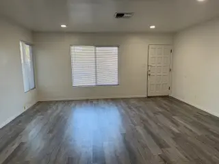 Charming 2 bedroom 1 baths in Northeast Bakersfield.