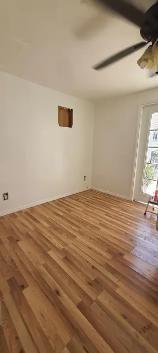 SE RENTA ESTUDIO EN SANTA CLARITA