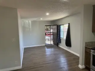 APT DE 3 RECAMARAS EN EL SUR DE LOS ANGELES. SE RENTA.