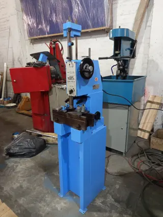 Rectificadora de motos Berco italiana APM-100C