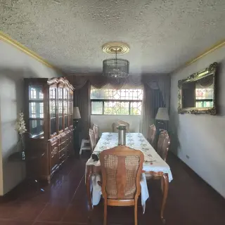 Hermosa Casa en Venta en Cubillas Sur