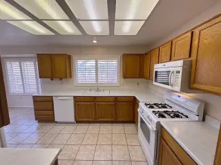 New Renovation beautiful 2-bedroom