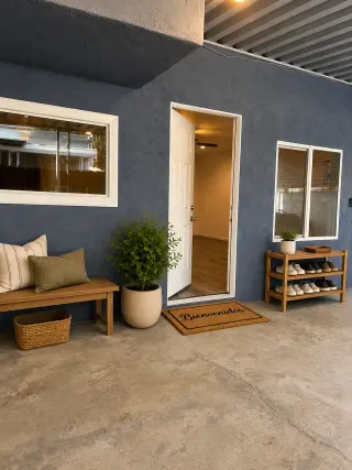 2 RECÁMARAS / 1 BAÑO – 1,100 FT² – PATIO CUBIERTO – $2,750