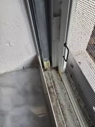 REPARACION DE PUERTAS CORREDIZAS (SLIDING DOOR ) Y VENTANAS .------------
