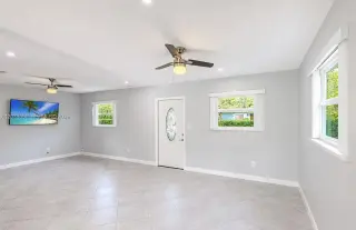 Miami. Esta residencia de 3 dormitorios y 2 baños ofrece