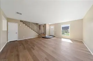 Amplia Casa 3 Recámaras/3 Baños (1,840SF) ¡Garage para 2 Carros y Patio Privado!