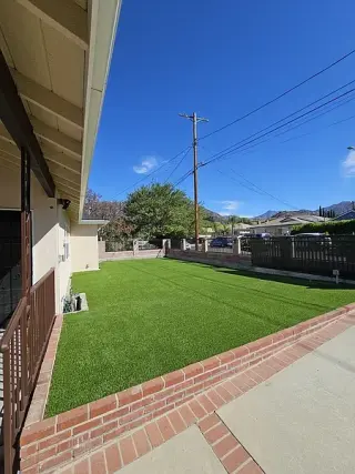 🏡 CHARMING 3-BEDROOM HOME WITH MOUNTAIN VIEWS — SUNLAND