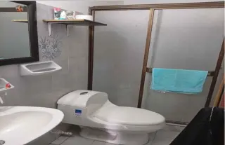 Amplia Casa Multifamiliar en Venta