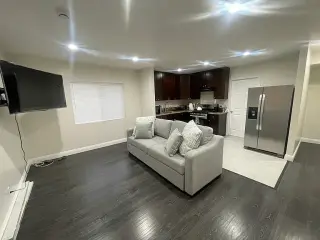 Charming One-Bedroom Suite home with Modern Updates, Ready