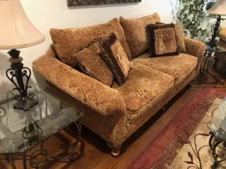 Hermoso juego de sala de 4 piezas a juego - $400