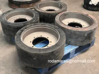 CUBIERTA maciza 700X12 AUTOELEVADOR Rodamarsa Tires
