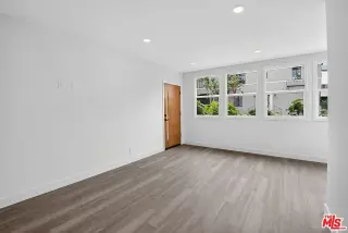 4 APARTAMENTOS RECIÉN RENOVADOS DISPONIBLES