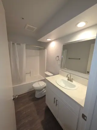 Habitación grande, con closet grande
