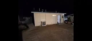 Se Renta Estudio – $700 al mes más tarifa por mascota.