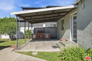 Welcome to this darling 2-bedroom, 1-bathroom single-family home