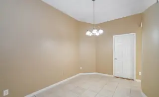 Casa en alquiler de 3 dormitorios y 2 baño en Arlington