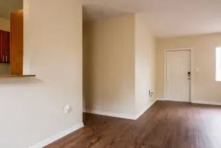 Stunning Spacious Unit