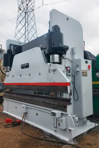 PRENSA DOBLADORA CINCINNATI 14' x 400 TON
