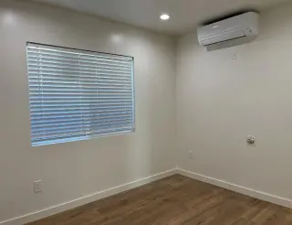 Piso de 1 dormitorio y 1 baño recién renovado
