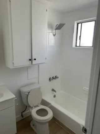 1 Bedroom with 2 Bathrooms, YES at Boyle Heights!!!!!!!!