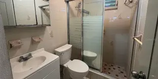 Esta propiedad cuenta con 3 dormitorios y 1 baño.