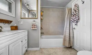 Cozy room for Rent