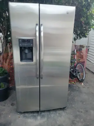 Vendo refrigerator semi nuevo