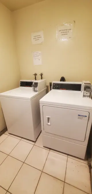 $100 Off 1er Mes. Cuarto en Renta en Whittier