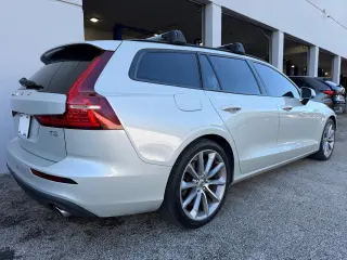 ✨ Elegancia sobre Ruedas/ 2020 Volvo V60 T5 🚘