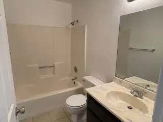 Nuevo Apartmento tipo ADU 1 recamara - 1 baño Newport Beach CA