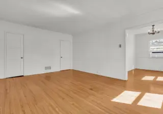 2 Bedroom Apt in Riverside