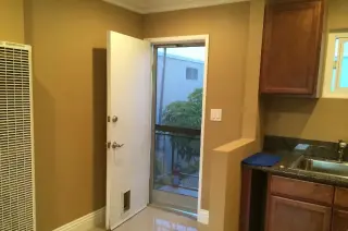 Distribución: 1 dormitorio, 1 baño (vivienda )