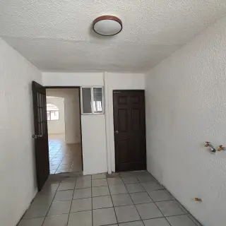 SE VENDE BONITA CASA PRIV. SAUCE EN JARDINES  DE AGUA CALIENTE