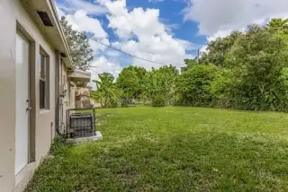 Stunning Spacious Unit