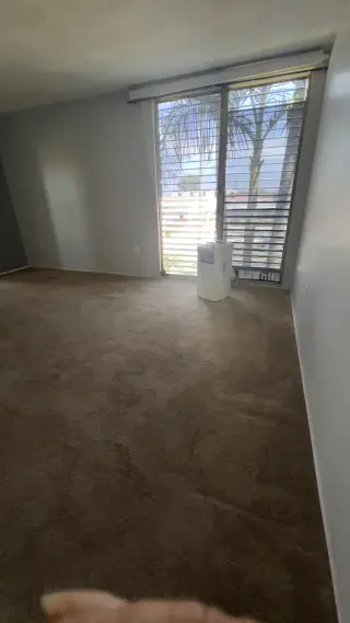 RENTO HABITACIÓN PRINCIPAL COVINA.